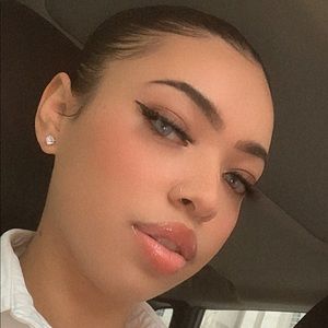 Meet your Posher, Jasmine